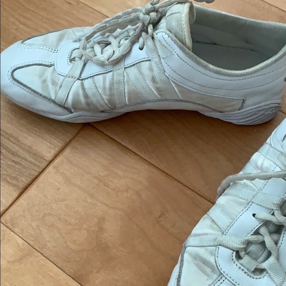 Cheer shoes - Picture 2 of 3